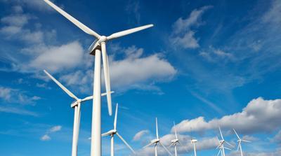 Сончевите и ветерните фарми во ЕУ годинава за првпат произвеле повеќе електрична енергија од ...