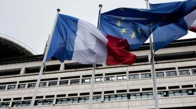 Економистите бараат Франција да го намали јавниот долг
