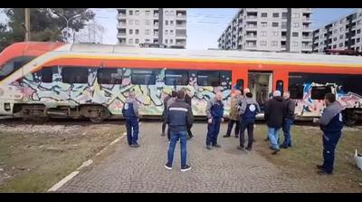 (видео) МАКЕДОНСКИ ЖЕЛЕЗНИЧКИ ТРАНСПОРТ: По подолго отсуство повторно е вратен на шините патничкиот ...